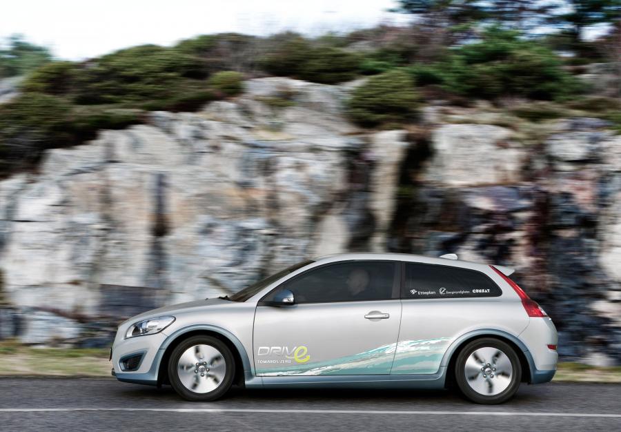  Volvo C30 DRIVe Electric 2011 года  (фото 28 из 37)